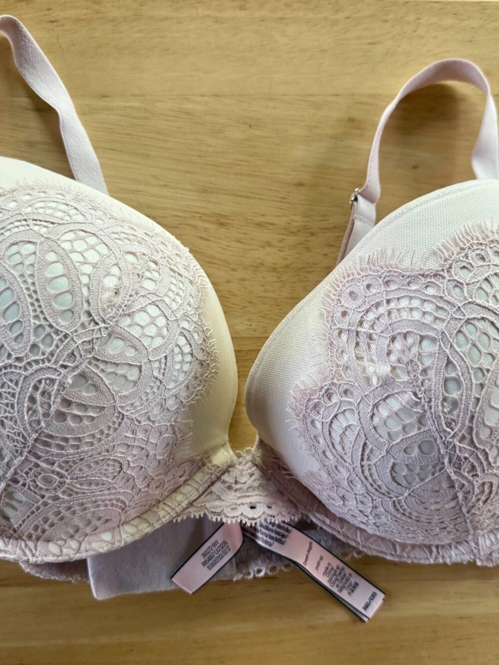 Victoria's Secret Dream Angels bra, push up, size 38 D, pink lace